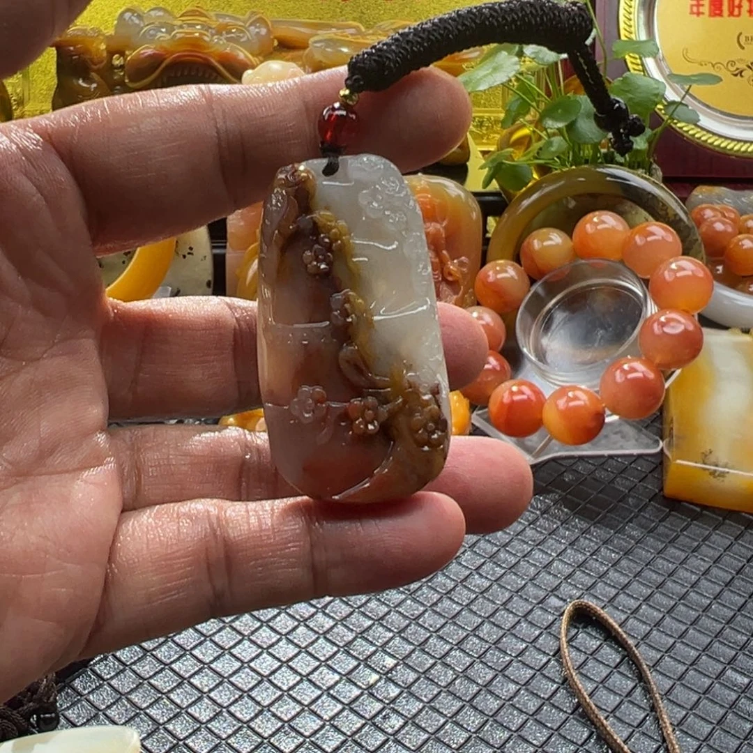 石英质玉未镶嵌颈饰