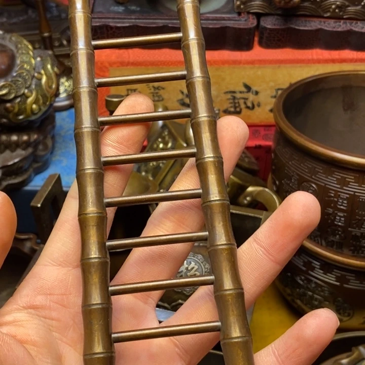 铜器摆件做工精良