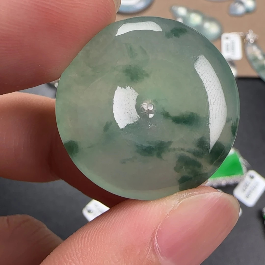 翡翠未镶嵌颈饰