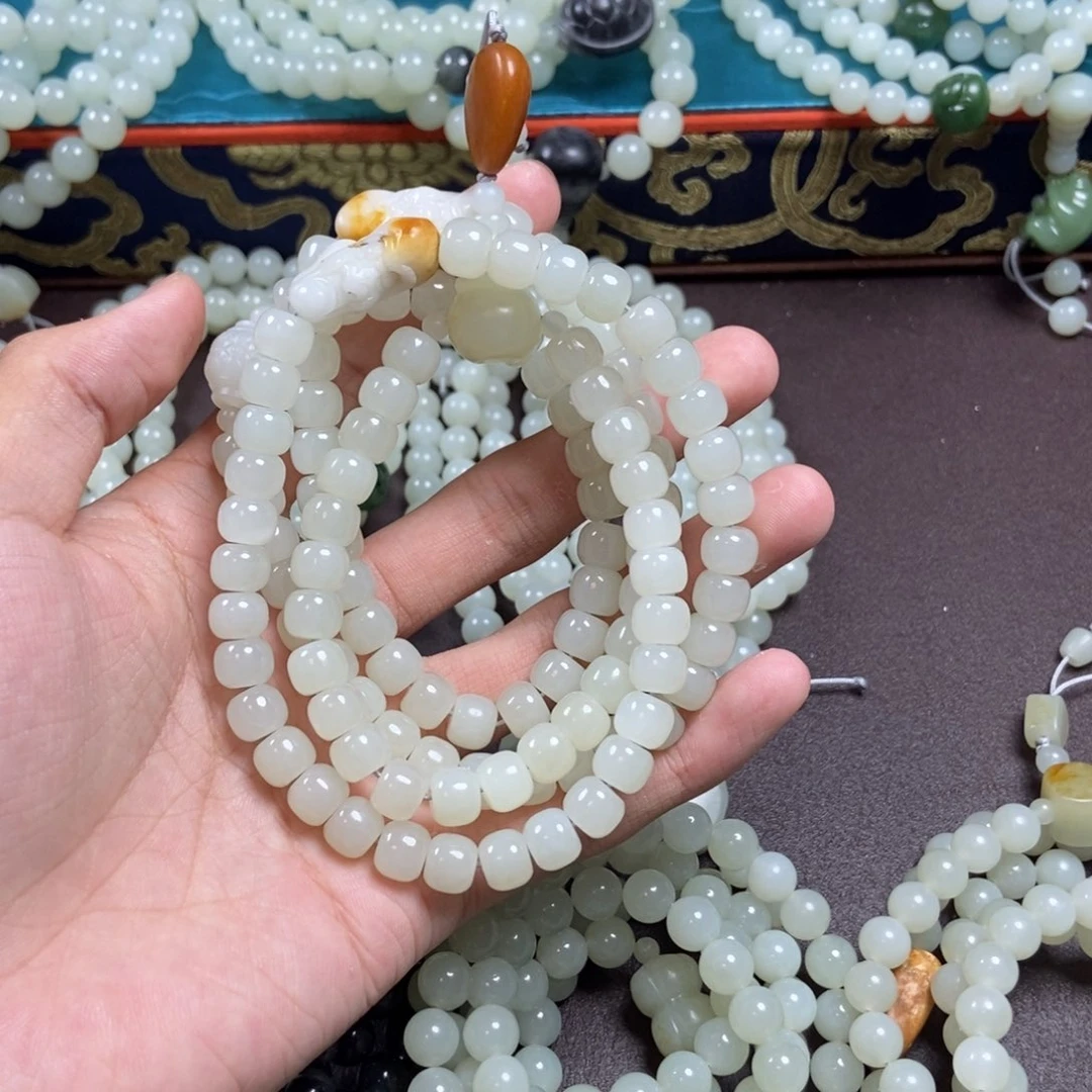 和田玉未镶嵌把件石****）