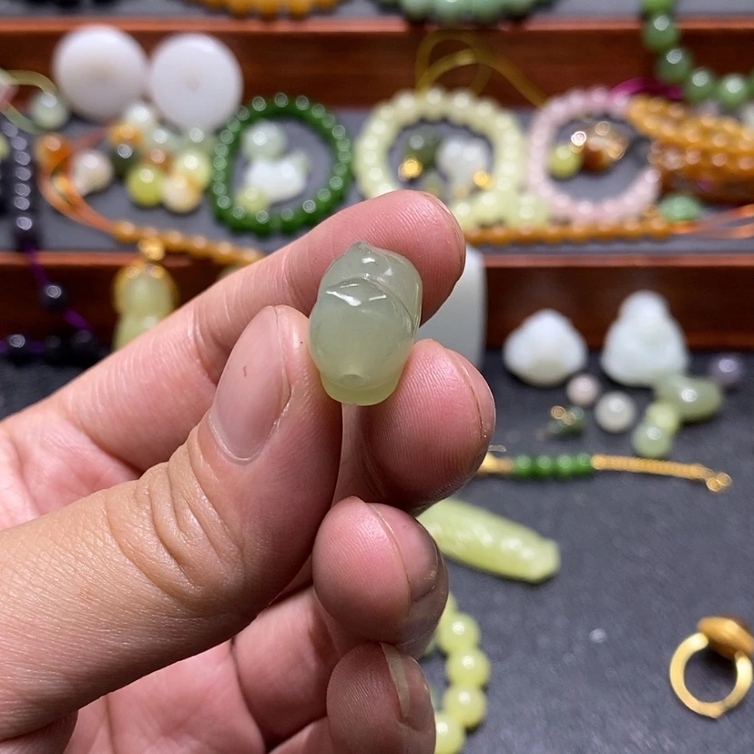 【闪购商品】吊坠(不含链)未镶嵌和田玉