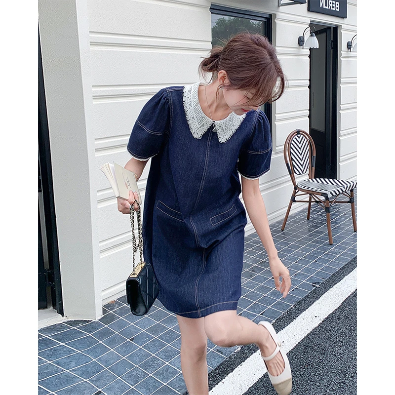 深蓝色复古蕾丝拼接翻领牛仔连衣裙女2025夏季港风气质显瘦a字裙