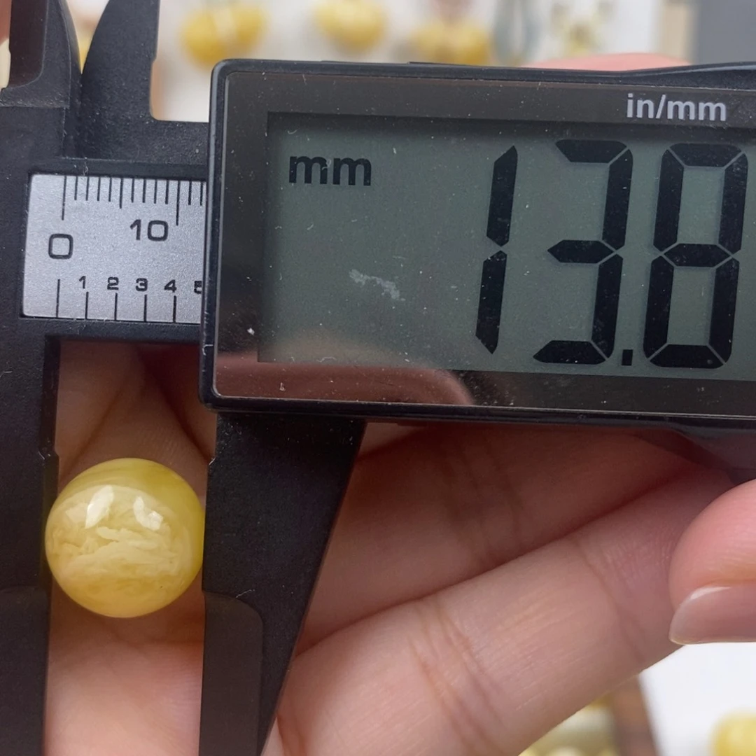 未镶嵌琥珀裸石蜜蜡圆珠孔道瑕