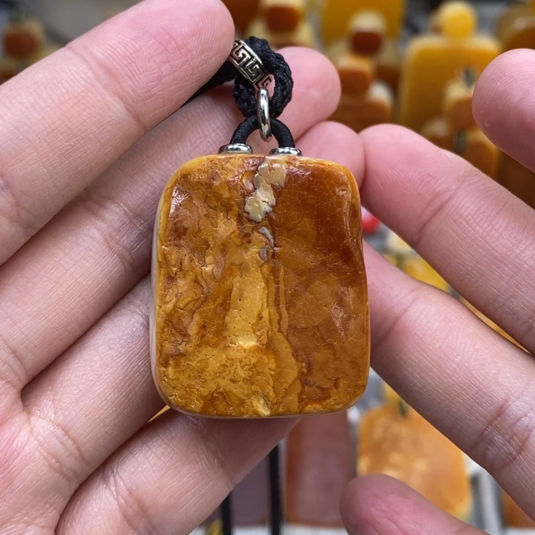 蜜蜡未镶嵌珠宝奇石