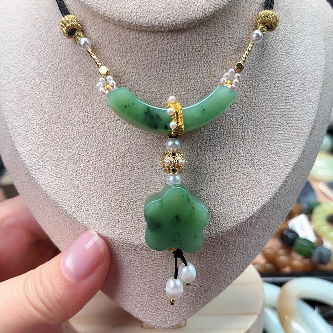 颈饰未镶嵌和田玉