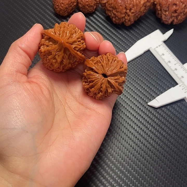 木质类37灯笼。