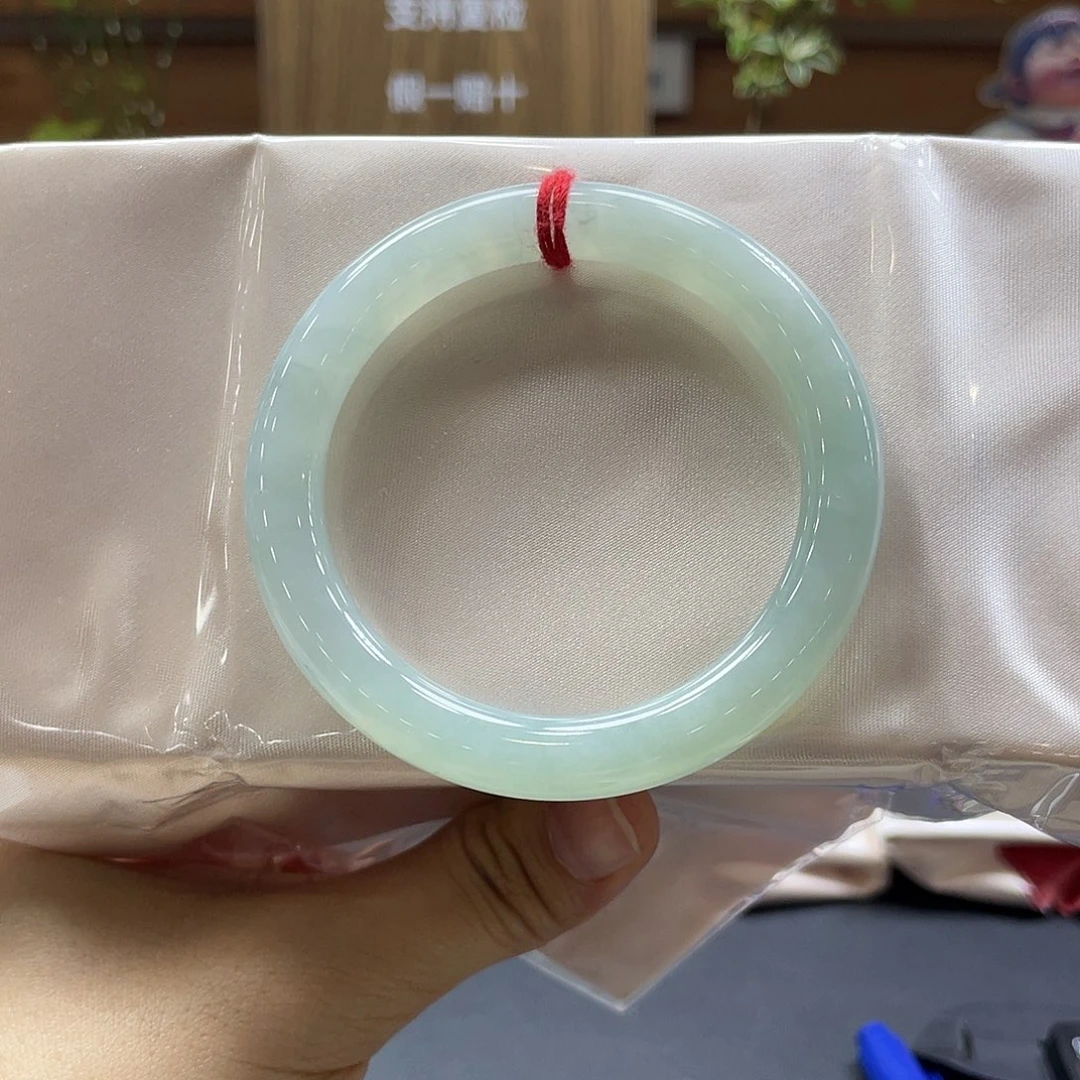 翡翠未镶嵌手镯30 号