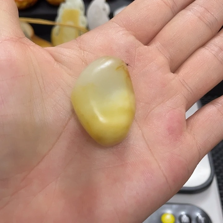 和田玉（糖玉）未镶嵌挂件