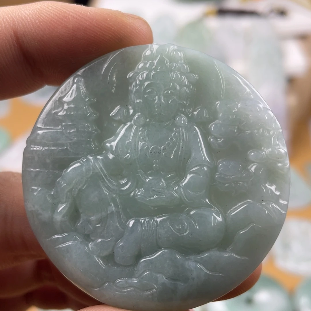 翡翠未镶嵌颈饰山水观音