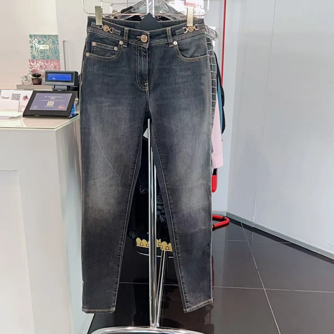 全新未使用 VERSACE/范思哲 女士美杜莎金扣牛仔裤专柜同款
