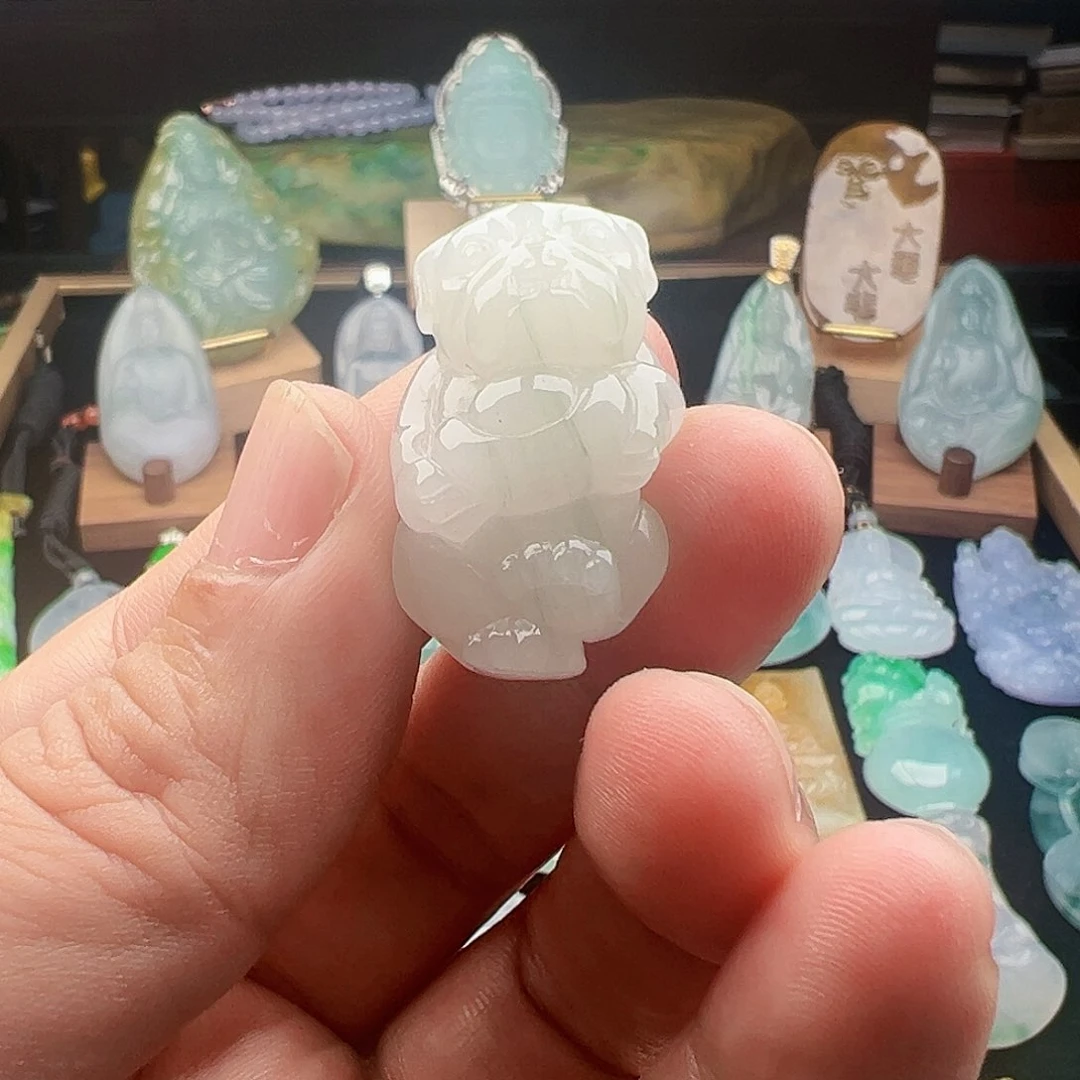 翡翠颈饰未镶嵌大*鱼