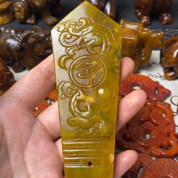 未镶嵌蛇纹石玉颈饰10