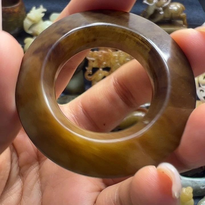 和田玉未镶嵌车挂