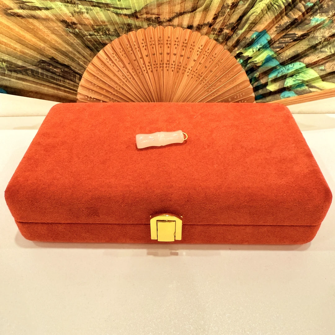 壹屿珠宝     122908  18k金配件和田玉典藏级吊坠
