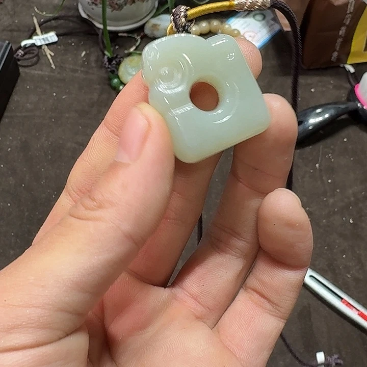 未镶嵌和田玉（糖玉）车挂