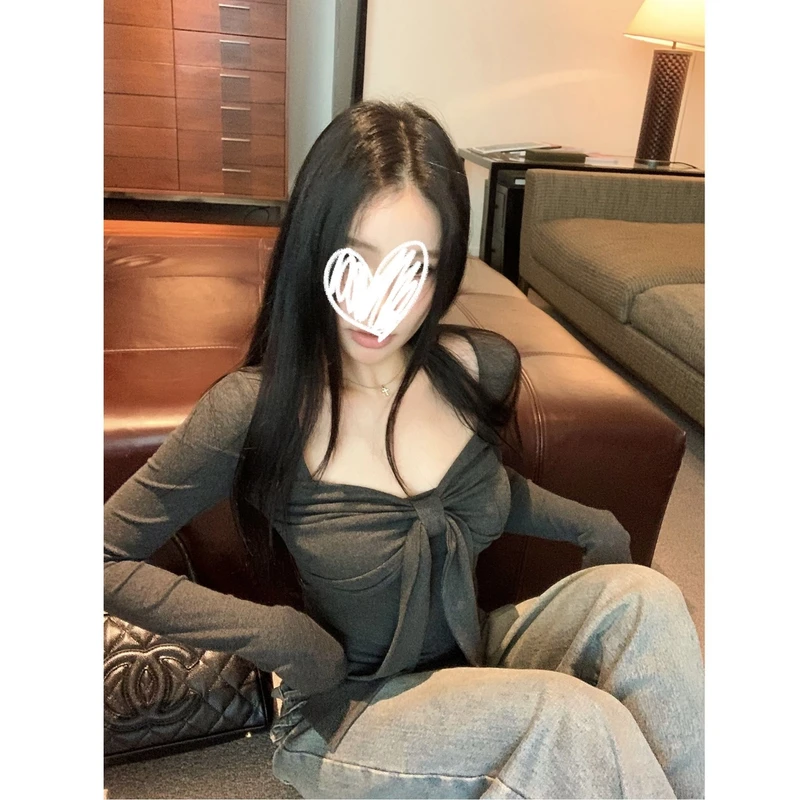 系带蝴蝶结长袖T恤女春季纯欲风紧身打底衫内搭修身方领上衣