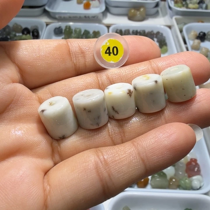 和田玉未镶嵌珠宝奇石