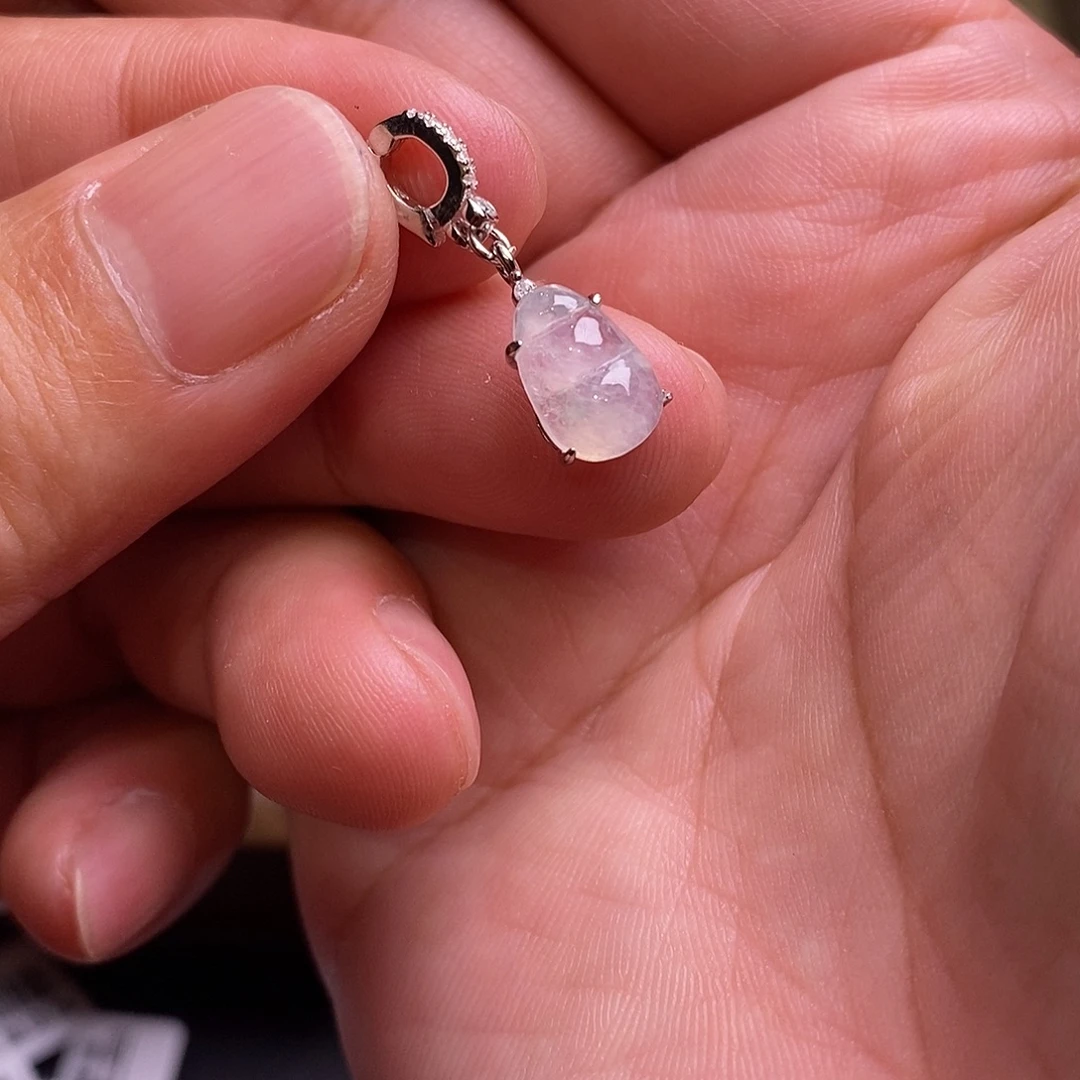 翡翠银S925镶嵌颈饰福豆