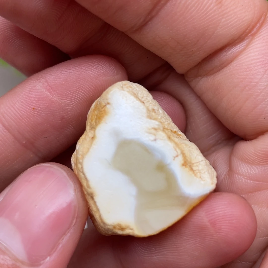 定制琥珀未镶嵌天然蜜蜡