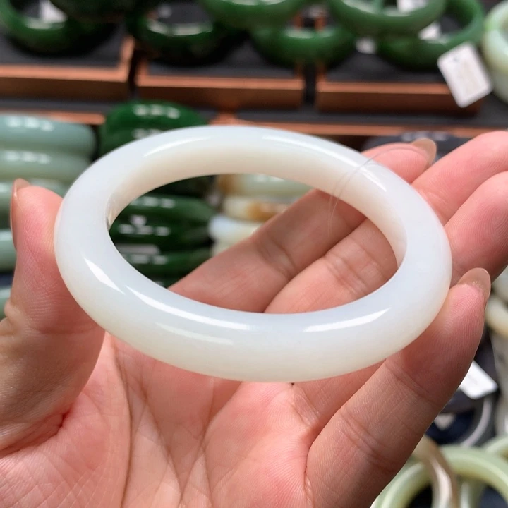 【闪购商品】未镶嵌手镯和田玉