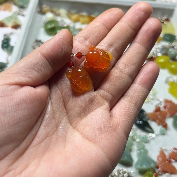 蛇纹石玉合金耳饰