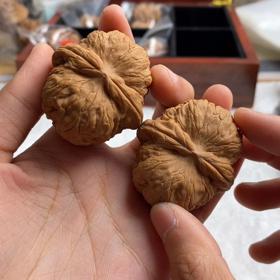 文玩核桃吊坠刘***好元宝