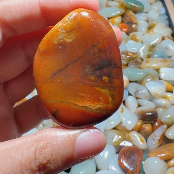 和田玉（糖玉）未镶嵌颈饰38克