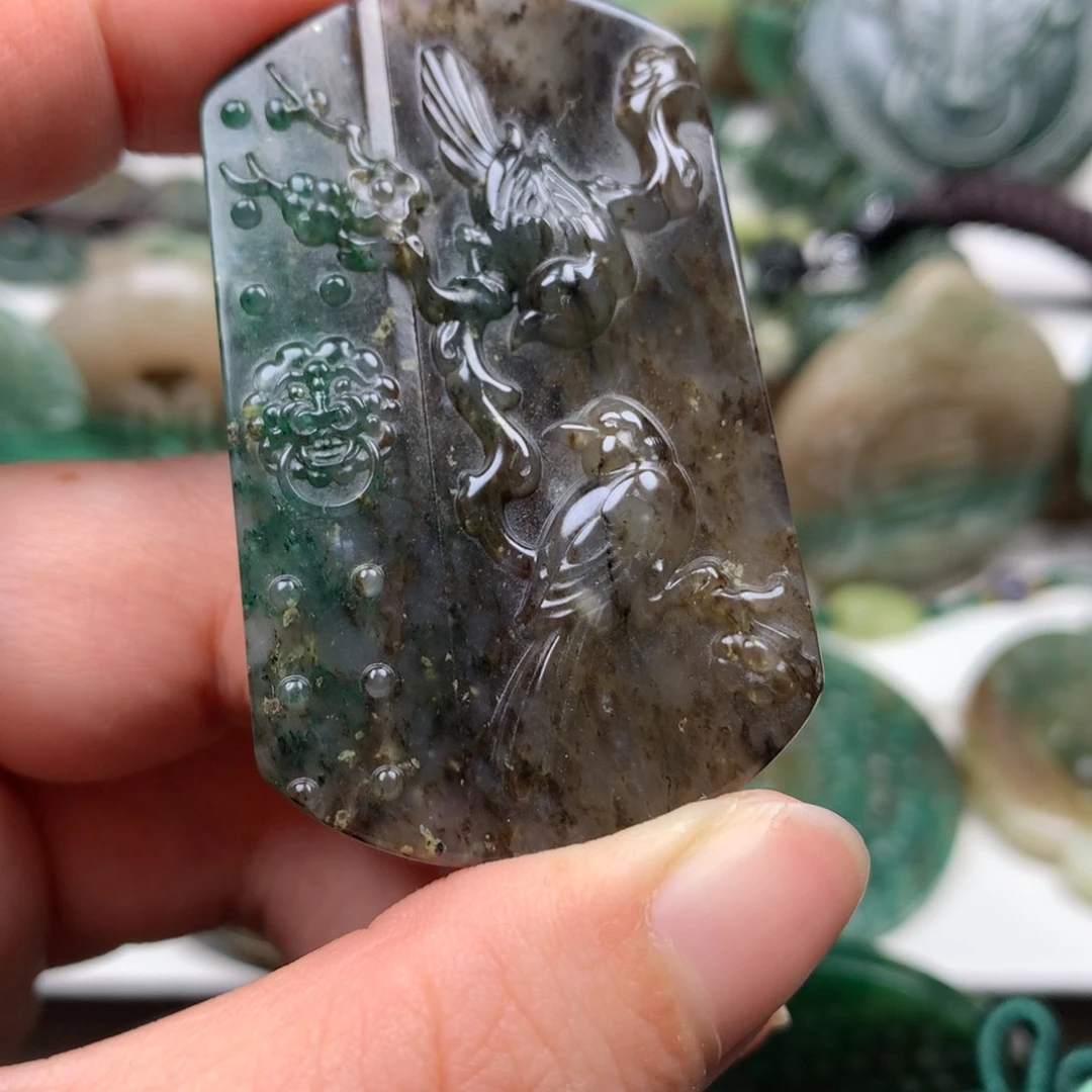 独山玉颈饰未镶嵌