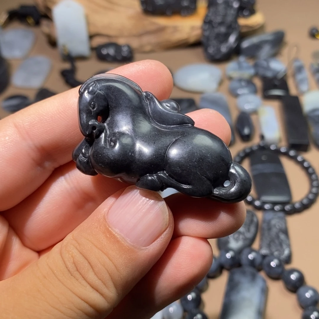 和田玉未镶嵌颈饰