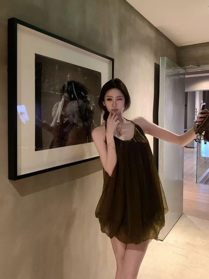 设计感辣妹气质连衣裙女2025新款显瘦短裙子