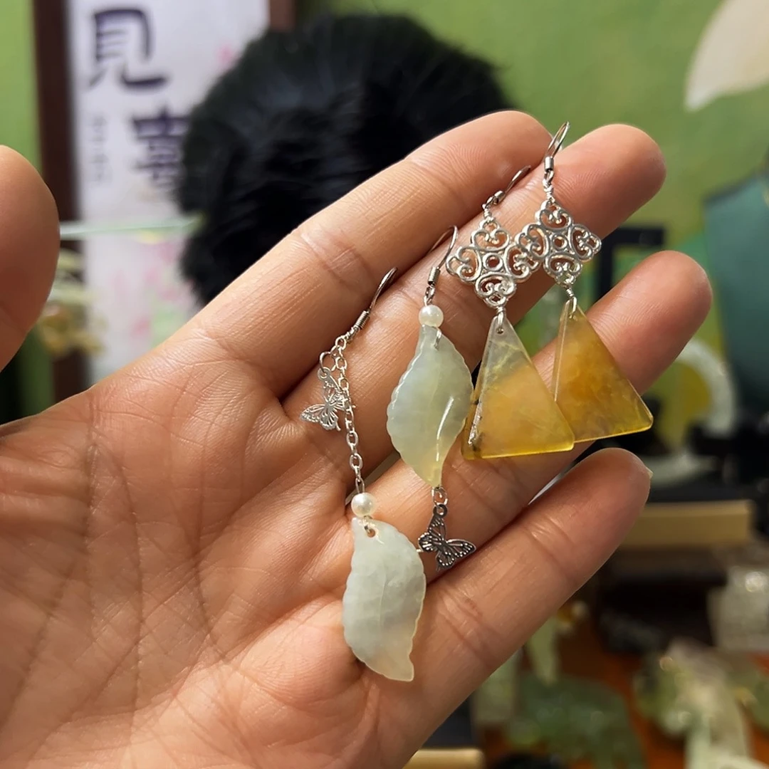 蛇纹石玉未镶嵌2对耳环