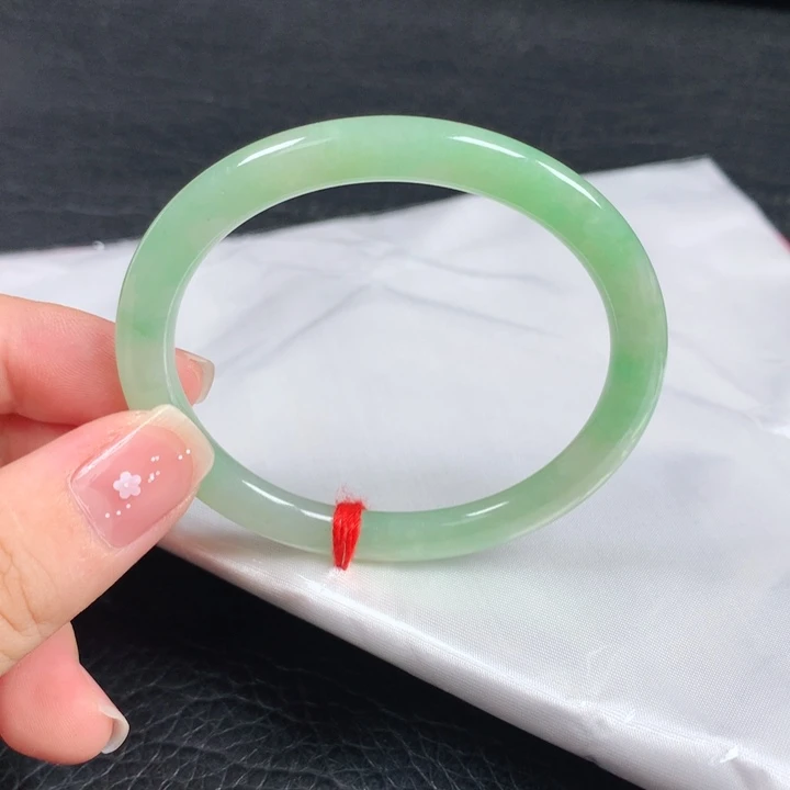 未镶嵌手镯（贵妃镯）翡翠