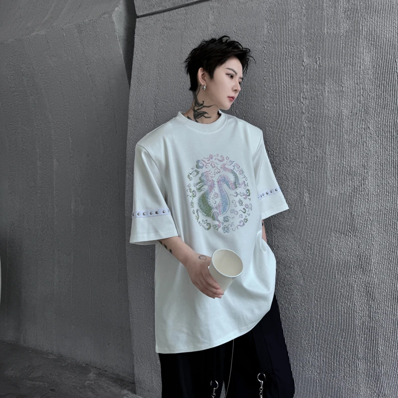 H8012盘龙图案烫钻工艺套头T恤时尚潮流穿搭造型上衣