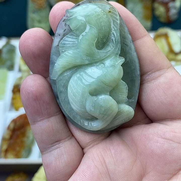 蛇纹石玉合金颈饰