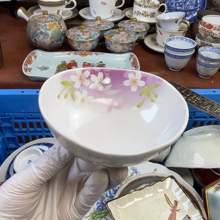 他家瓷器真美…开播了