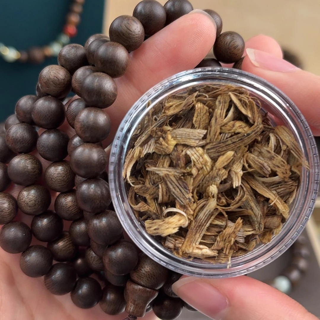 沉香沉香碎屑越南芽庄8mm108颗高油脂老料