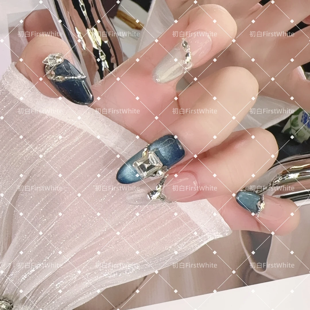 初白【蓝莓酱】纯手工氛围感爆闪蓝宝石水光猫眼精品高级感穿戴甲