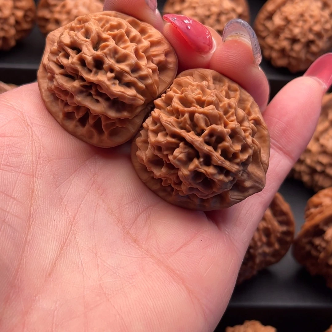 我***$把件文玩核桃秦闷黄尖