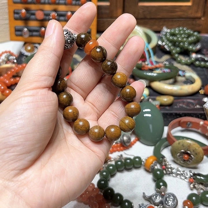 岫岩河磨玉（透闪石质玉）手镯未镶嵌咖*屋