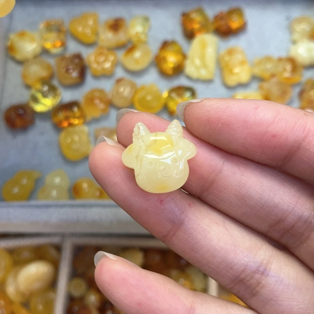 蜜蜡颈饰未镶嵌M****?小羊