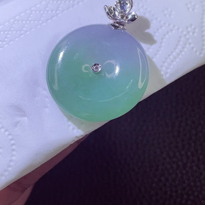 颈饰18K金镶嵌翡翠翡翠