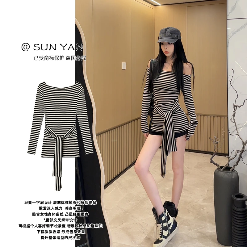 孙妍新款【线谱美学】时尚复古撞色休闲条纹一字肩绑带上衣2025新款