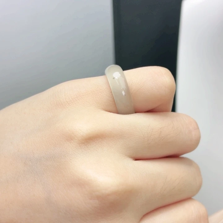 石英质玉（非洲翠）未镶嵌颈饰