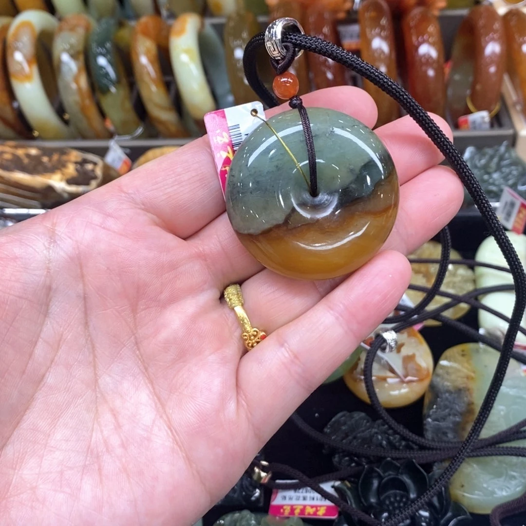 布***丁蛇纹石玉未镶嵌手镯