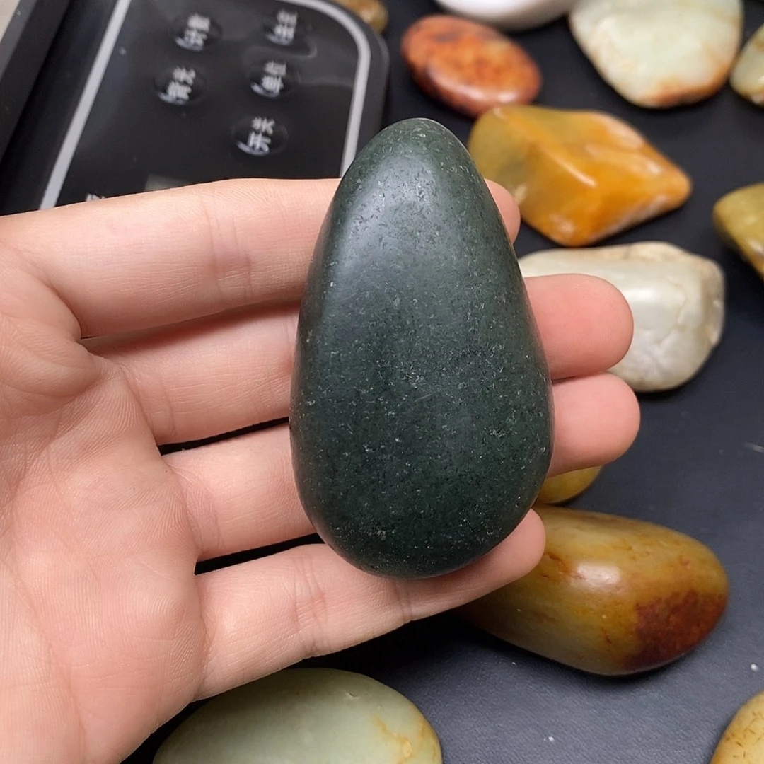 和田玉（糖玉）未镶嵌挂件