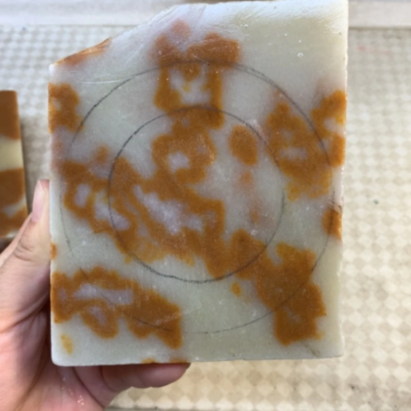 【闪购商品】石英质玉手镯未镶嵌玛奇朵草花