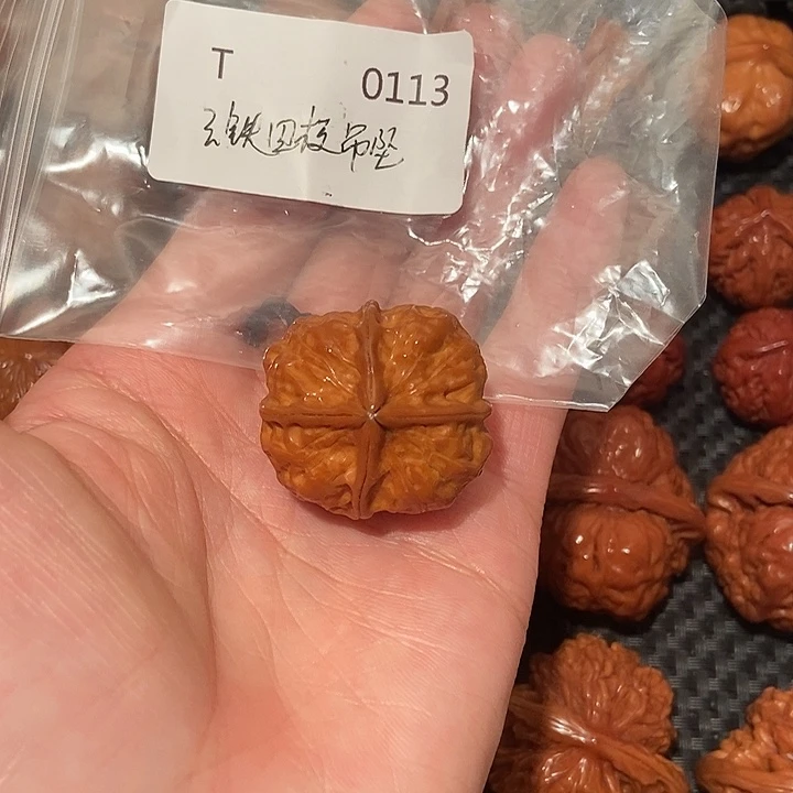 用***9吊坠文玩核桃云铁四棱单只挂件