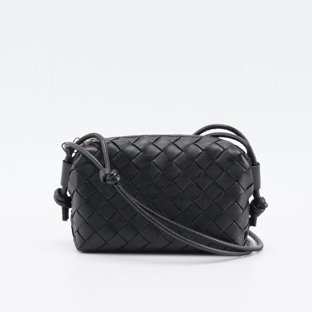 95新 BOTTEGA VENETA/葆蝶家 【总仓】 BV 牛皮斜挎包/BGD600880010