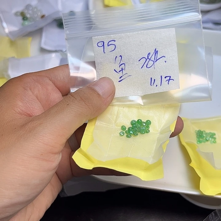 鱼***鱼定制翡翠未镶嵌不