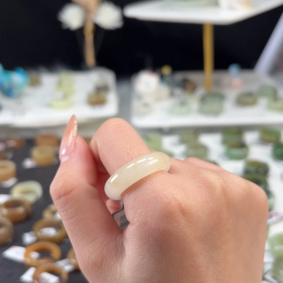 和田玉未镶嵌戒指o82冰桂花圆条18.4